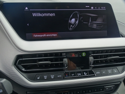 BMW 118i Advantage*STEPTRONIC*LED*NAVI*SHZG*PDC*DAB 