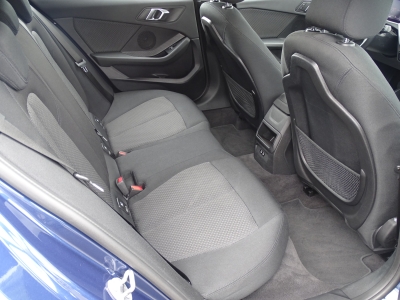 BMW 118i Advantage*STEPTRONIC*LED*NAVI*SHZG*PDC*DAB 