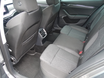 Skoda Octavia 1.5 STYLE*DSG*MATRIX*NAVI*DAB*RFK*PDC*