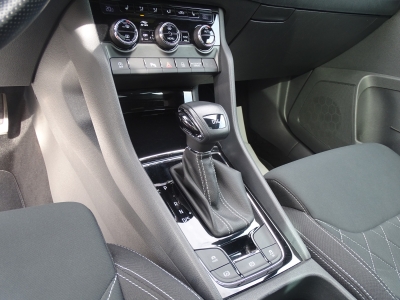 Skoda Karoq 1.5 Sportline*DSG*LED*PANO*SHZ*AHK*CARPLAY