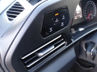 VW Caddy 2.0 TDI / Life /  PDC / RFK / ALU /  AHK 