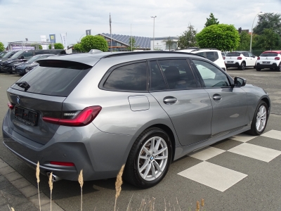 BMW 320 d xDrive*NAVI*LED*SHZG*DAB*LIVE COCKPIT*PDC*