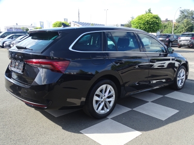 Skoda Octavia 1.5 TSI*Selection*DSG*LED*RFK*DAB*SHZG*