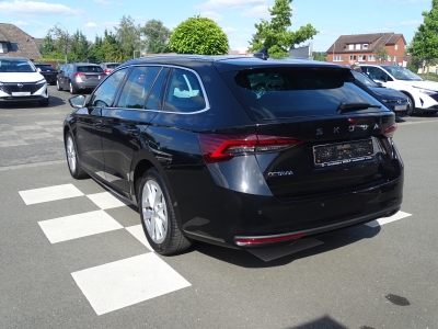 Skoda Octavia 1.5 TSI*Selection*DSG*LED*RFK*DAB*SHZG*