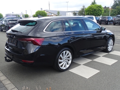 Skoda Octavia Style*4x4*DSG*AHK*LED*DAB*RFK*SHZG*GJR*