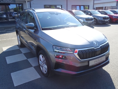 Skoda Karoq 1.5 Selection/ DSG / AHK / 2x PDC /SHZ/LED