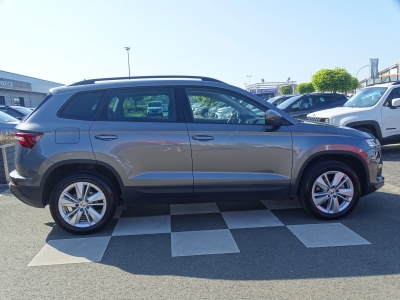 Skoda Karoq 1.5 Selection/ DSG / AHK / 2x PDC /SHZ/LED