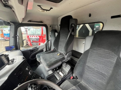 Mercedes-Benz Antos 2533 L/6x2/ENA Zoeller + Schüttung