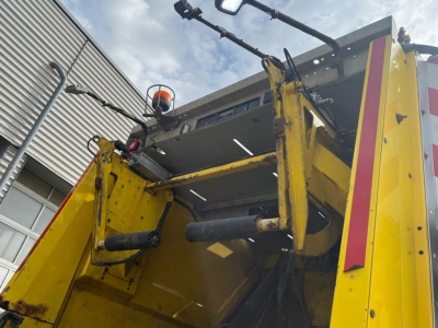 Mercedes-Benz Antos 2533 L/6x2/ENA Zoeller + Schüttung