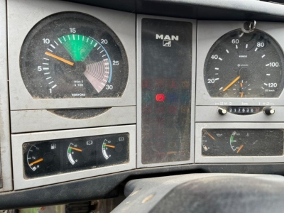 MAN LE 8.180 K Doppelkabine Meiller