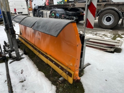 Mercedes-Benz Axor 1829 AK 4x4 AK+Streuer+Schild+Kehrmaschine