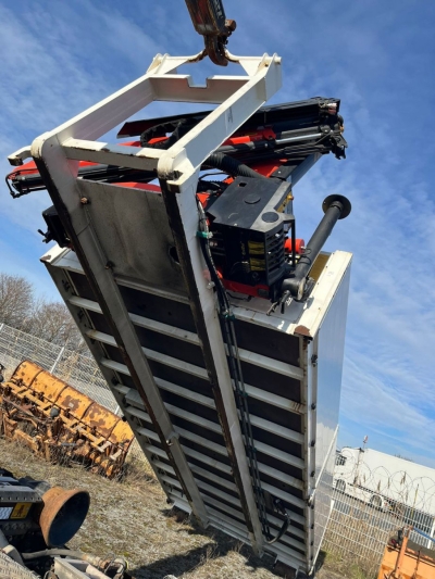 ANDERE  Kran: Palfinger PK 9002-EH