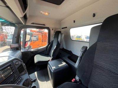 Mercedes-Benz Arocs 3242 8x2/4 BL Meiller 30 to 