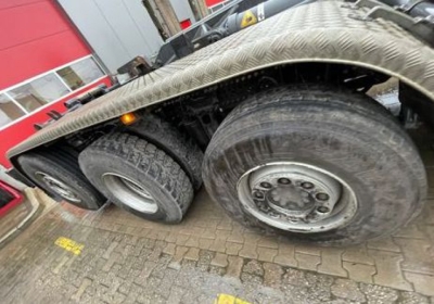 Mercedes-Benz Arocs 3242 8x2/4 BL Meiller 30 to 