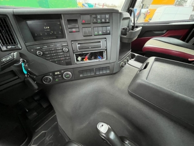 VOLVO (S) Truck FM 330 4x2 Meiller 