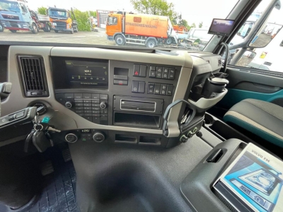 VOLVO (S) Truck FM 420 8x2/4 34m/t, Funk, Jib