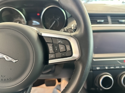 Jaguar E-Pace S*AWD*R.Cam*SHZ*LED*Ambiente*DAB*Leder