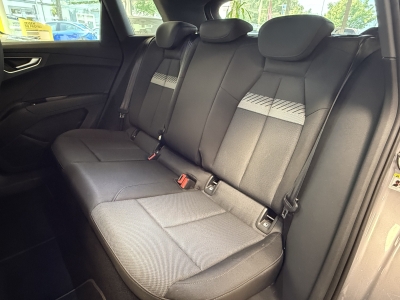 Audi Q4 e-tron 35 R.Cam*CarPlay*Virtual Cockpit*19"LM