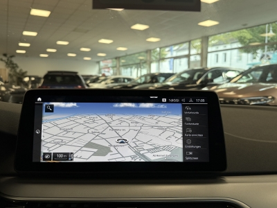 BMW 530 PlugIn*xDrive*Dig Cockpit*R.cam*SHZ*Navi*LED