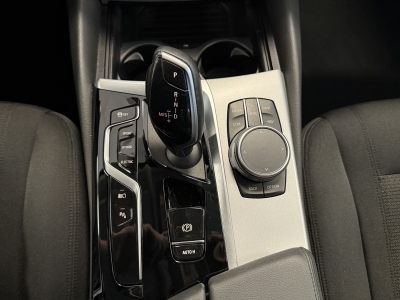 BMW 530 PlugIn*xDrive*Dig Cockpit*R.cam*SHZ*Navi*LED