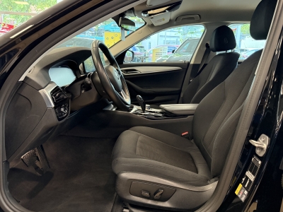 BMW 530 PlugIn*xDrive*Dig Cockpit*R.cam*SHZ*Navi*LED