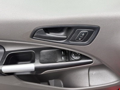 Ford Transit Connect Kasten*Trend*Regalsystem*SHZ*