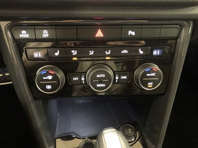VW T-Roc Sport*ACC*Navi*Teilleder*SHZ*CarPlay*Tempo