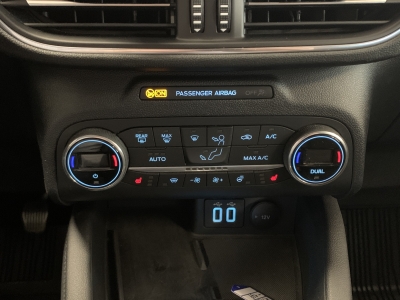 Ford Kuga Titanium X*AHK*LED*Cam*Leder*Navi*CarPlay*