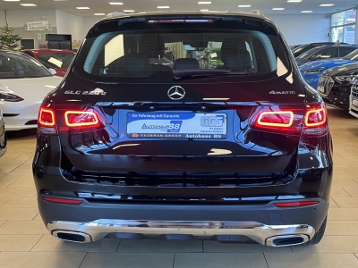 Mercedes-Benz GLC 220 4M*HUD*R.cam*1.Hand*SHZ*Navi*LED*Leder