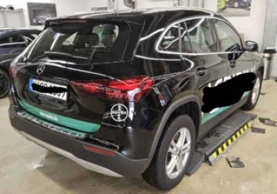 Mercedes-Benz GLA 180 GLA 180 (247.784)