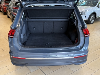 VW Tiguan Life*eHybrid*R.Cam*LED*ACC*Cockpit*Navi 