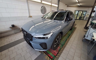 Volvo XC60 Ultimate Dark*AWD*B&W*Luftfederung*360*Pano