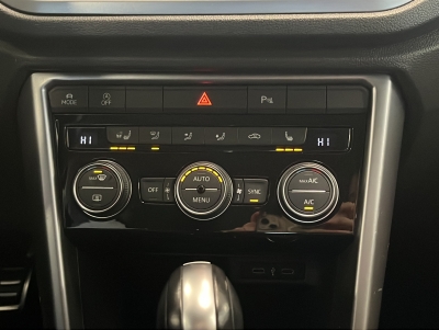 VW T-Roc 1.5 TSI Active DSG ACC CarPlay 