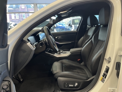 BMW 330 M Sport*Innovations*360cam*HEAD-UP*SHZ*LASER