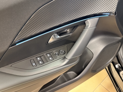 Peugeot 2008 e- GT Pack ACC Navi DAB Full-LED Keyless