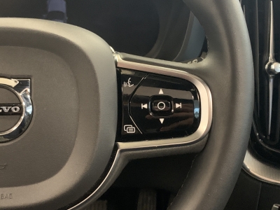 Volvo XC60 Ultimate Dark*AWD*Pano*360cam*AHK*ACC*HUD