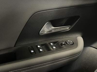 Opel Mokka e Elegance CarPlay LED Scheinwerfer DAB