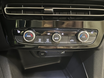 Opel Mokka e Elegance CarPlay LED Scheinwerfer DAB