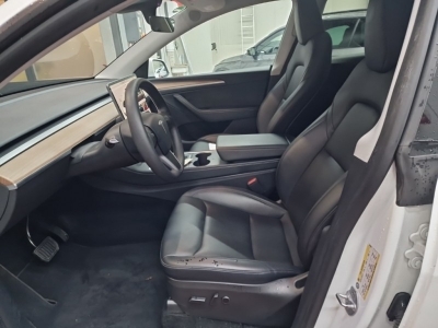 Tesla Model Y Long Range Dual*AWD*Pano*WMP*ST-heiz*CAM