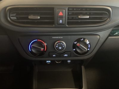 Hyundai i10 Pure dig.Cockpit Navi R.Cam PDC Klima DAB