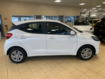 Hyundai i10 Pure dig.Cockpit Navi R.Cam PDC Klima DAB