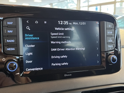 Hyundai i10 Pure dig.Cockpit Navi R.Cam PDC Klima DAB