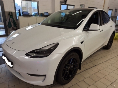 Tesla Model Y Long Range*AWD*Pano*WMP*ACC*SHZvorn+hint