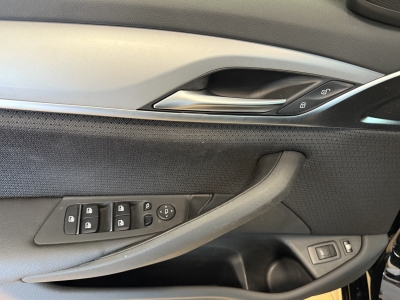 BMW 530 PlugIn*xDrive*Dig Cockpit*R.cam*SHZ*Navi*LED