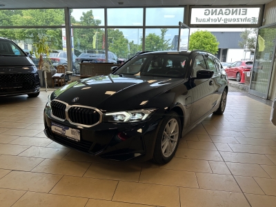 BMW 330 Plug-In*AHK*Live Cockpit Plus*Tempo*SHZ*Navi