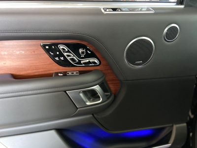 Land Rover Range Rover SV Autobiography lang First-Class 