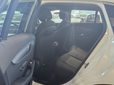 Mercedes-Benz EQC 400 4Matic Pano. LED R.Cam Navi Sound-System