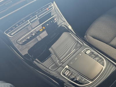 Mercedes-Benz EQC 400 4Matic Pano. LED R.Cam Navi Sound-System