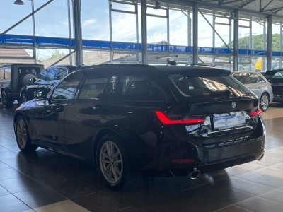 BMW 320 d HiFi-Sound Curved Display LED PDC DAB Navi