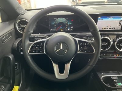 Mercedes-Benz CLA 250 Shooting Brake e AHK Navi SHZ PDC DAB